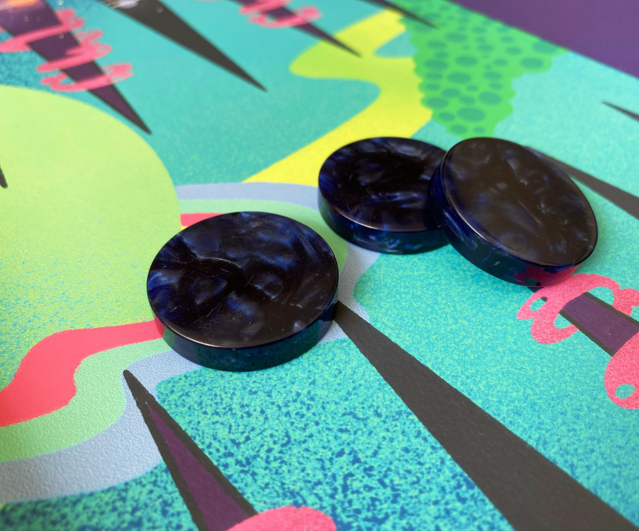 15 Happy Blue Checkers Set