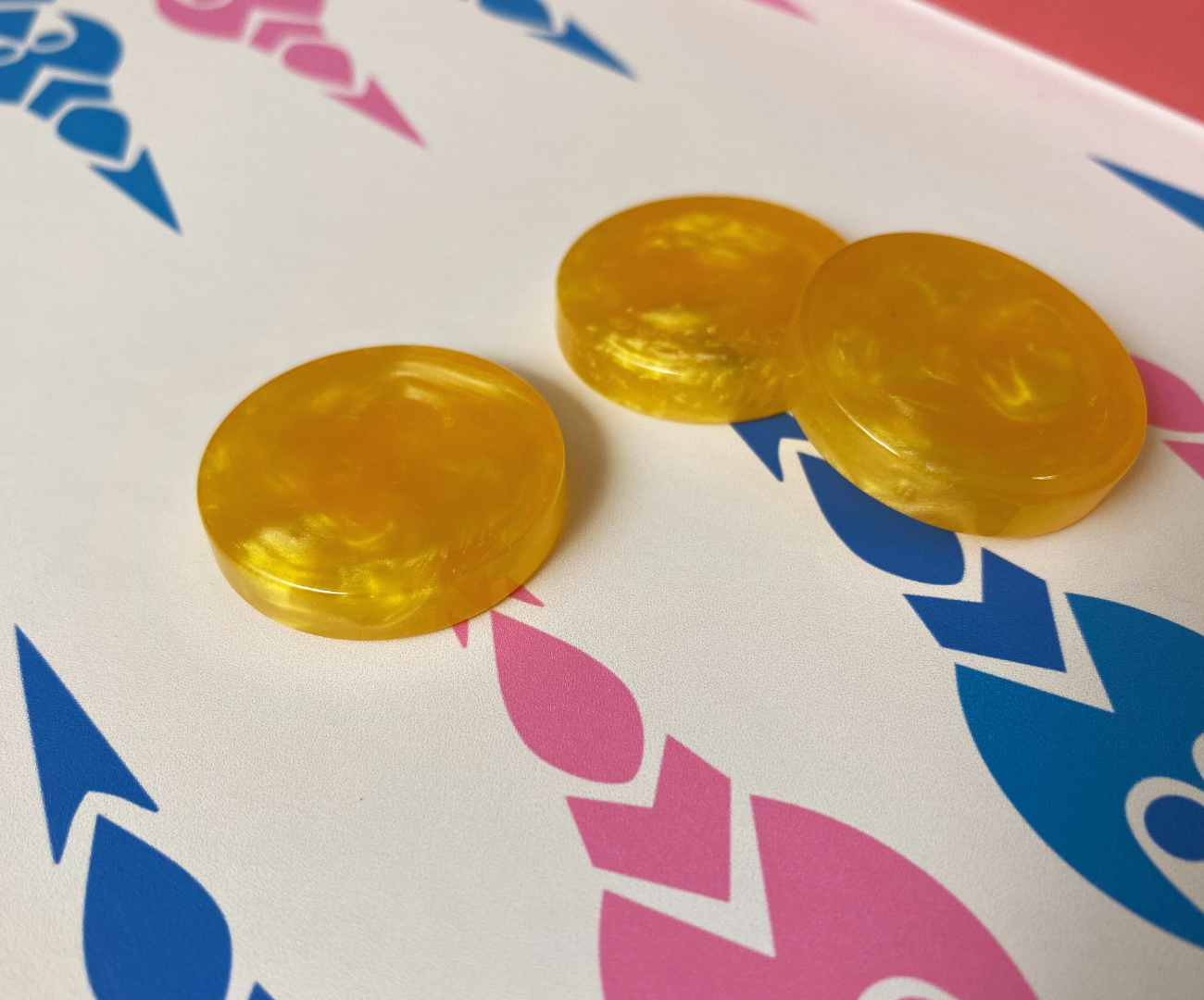 15 Yellow Checkers Set